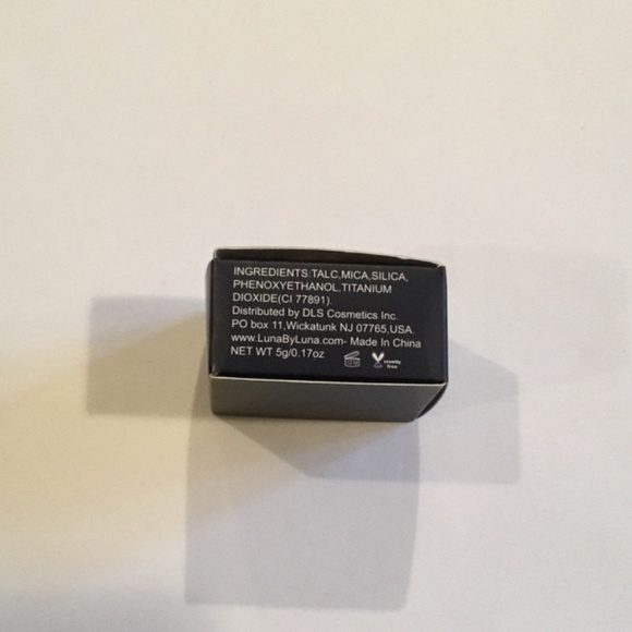 Luna by Luna Loose Translucent Powder - Picture 5 of 5